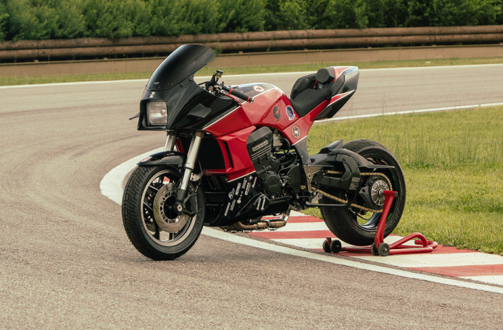 Kawasaki H2R/GPZ900R Chimera from the shop of FTG Moto