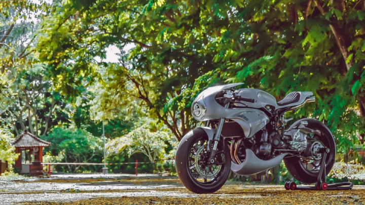 The Kawasaki ER6N “Bully” by AMS Garage