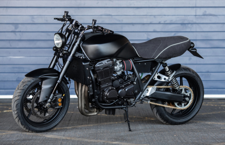 ZRX1100 Custom Build by Fastec Racing
