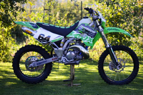 REBUILD ’96 Kawasaki KDX200 by Cédric Simon