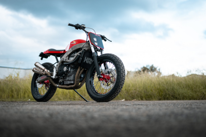 Black Cycles Australia's Unique Honda CBR600F4i Street Tracker