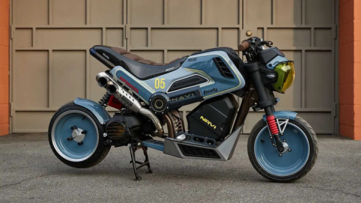 Custom Honda Navi by Steady Garage