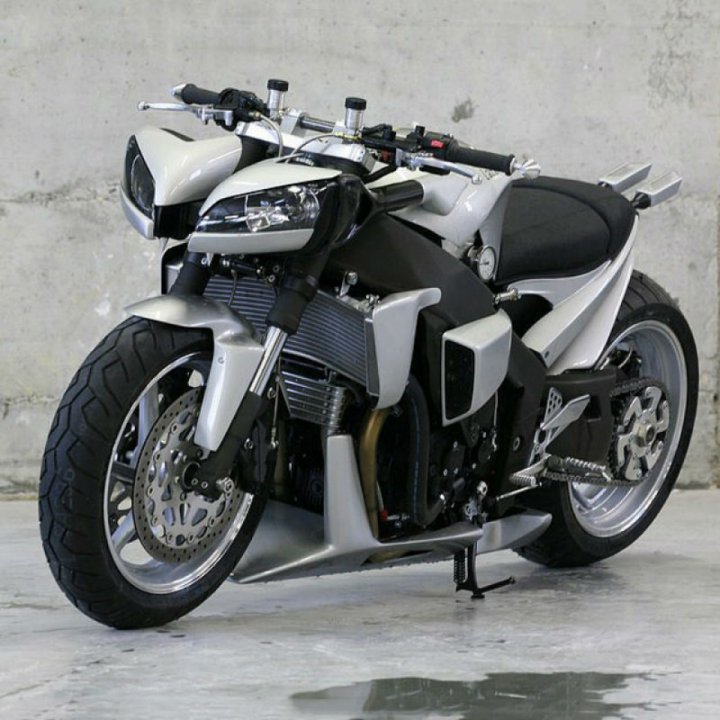 Custom Yamaha 1000 FZR Compressor by Ludovic Lazareth