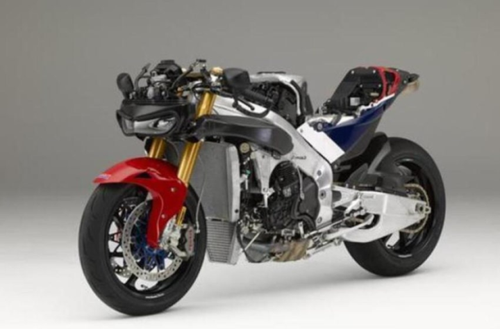 A new patent shows Honda working on the new V4 sports bike