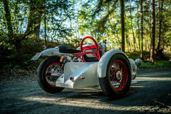 1812785fd52b72deb14.jpg
