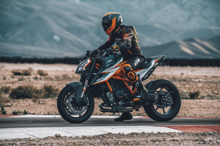 KTM's new 1290 Super Duke RR: All class, with more Rs