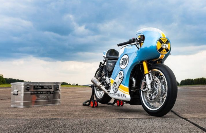 STUNNING SUPERCHARGED TRIUMPH THRUXTON R
