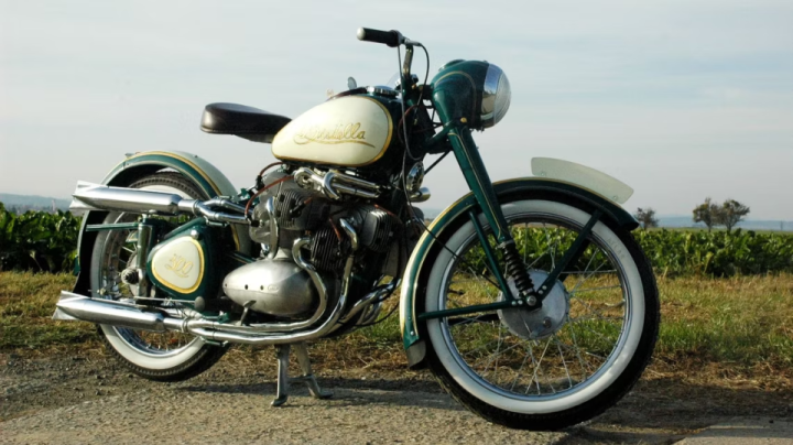 Custom 1953 Jawa 250 Type 11 Perak with 10-cylinder rotary engine