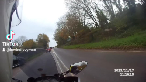 Overtake or cruise?