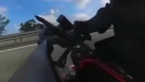 Bro what how did he not crash ?