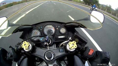 Have anice weekend from Greece...cbr 600 f4 trying for full throttle