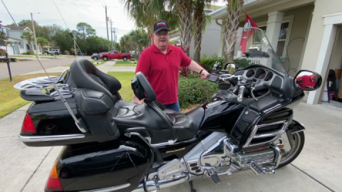 How to put a 900lb Goldwing on the Centerstand