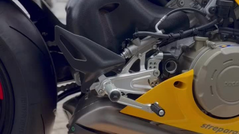 Panigale V4 Bagnaia 2023 World Champion Replica ?