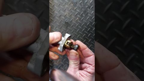How a camchain tensioner works