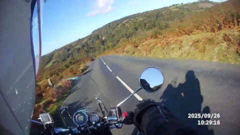 Enjoying the beautiful autumn colours, my meteor 350cc,.....