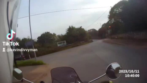 A green traffic light doesn't necessarily mean it's safe...
